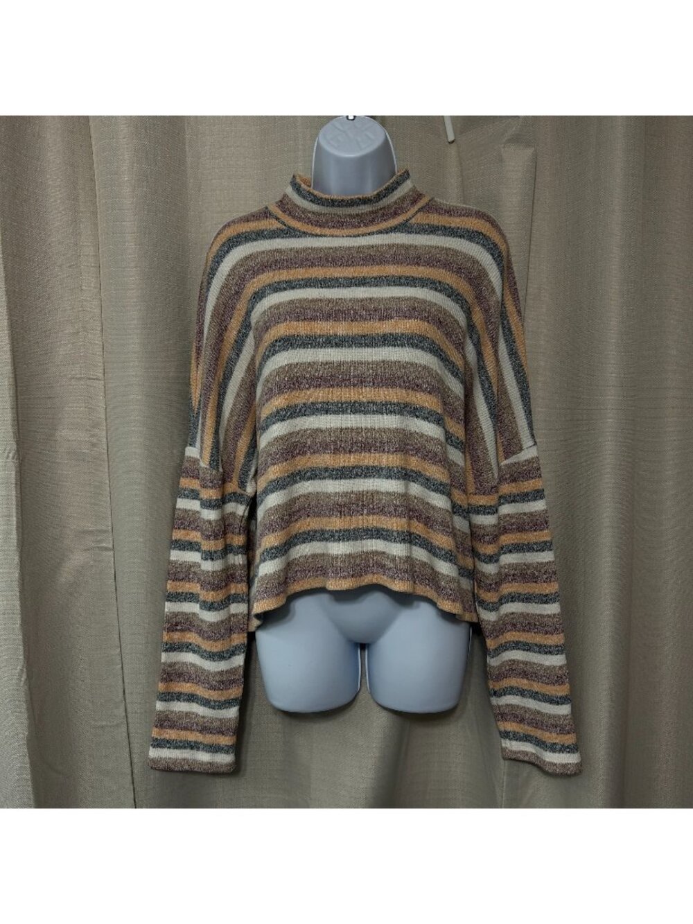 Buckle BKE Pullover Long Sleeve Mock Turtleneck Women's Size Large Striped
